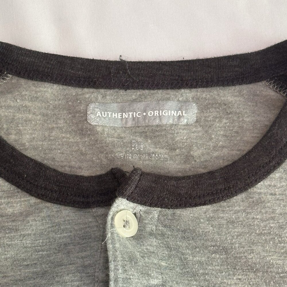 Disney Parks Cast Exclusive Mickey Mouse Henley Shirt Knit Gray Men’s M - Picture 3 of 12